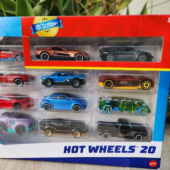 NEW HOT WHEELS Pack Bundle 20 1:64 Scale Toy VALENTINES Vehicles Toy 20 Cars Veh - Picture 6 of 7